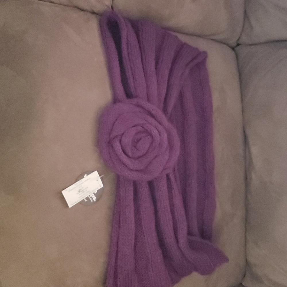 Scarf - Picture 2 of 6